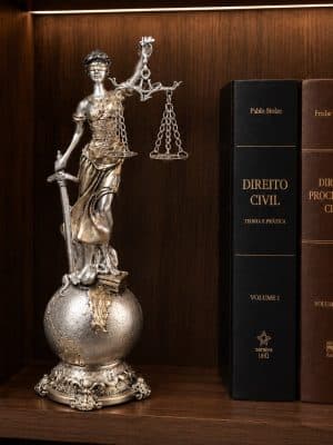 Figura Decorativa Dama da Justiça